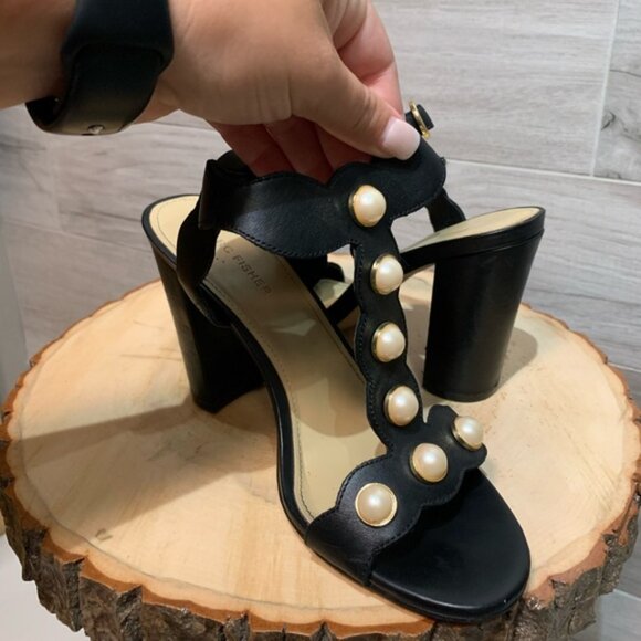 Marc Fisher Kaylee Pearl Embellished Sandal size 8 - black - Picture 2 of 5